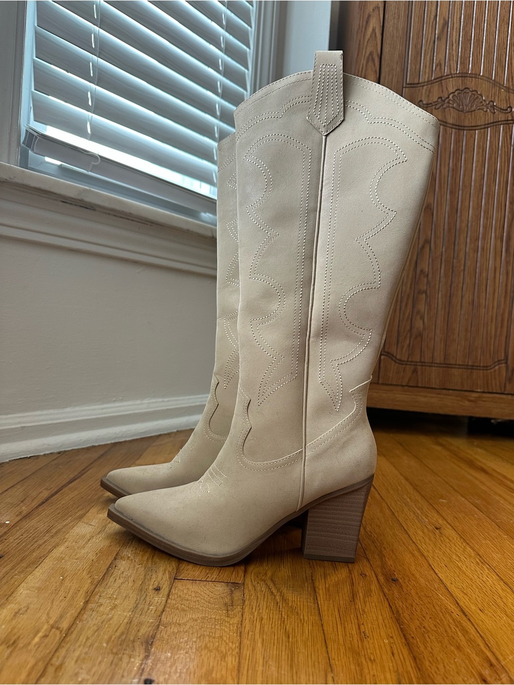 MIA Cream Tall Western Block Heel Boots size 7 - Picture 4 of 16